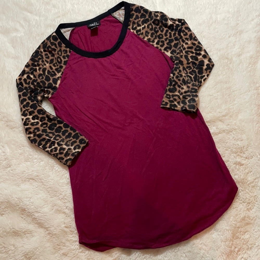 Rue21 Cheetah Sleeved top‎
